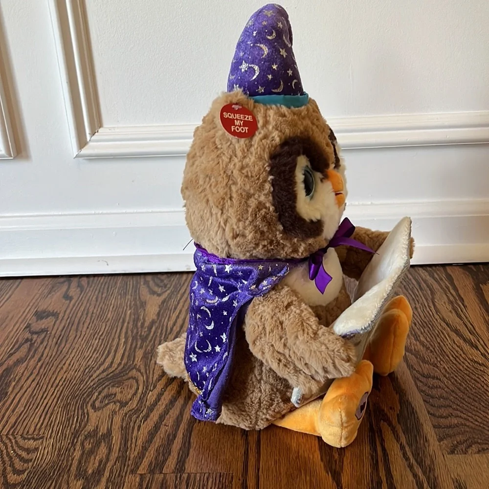 Cuddle Barn Octavius Storytelling Owl - Picture 5 of 7